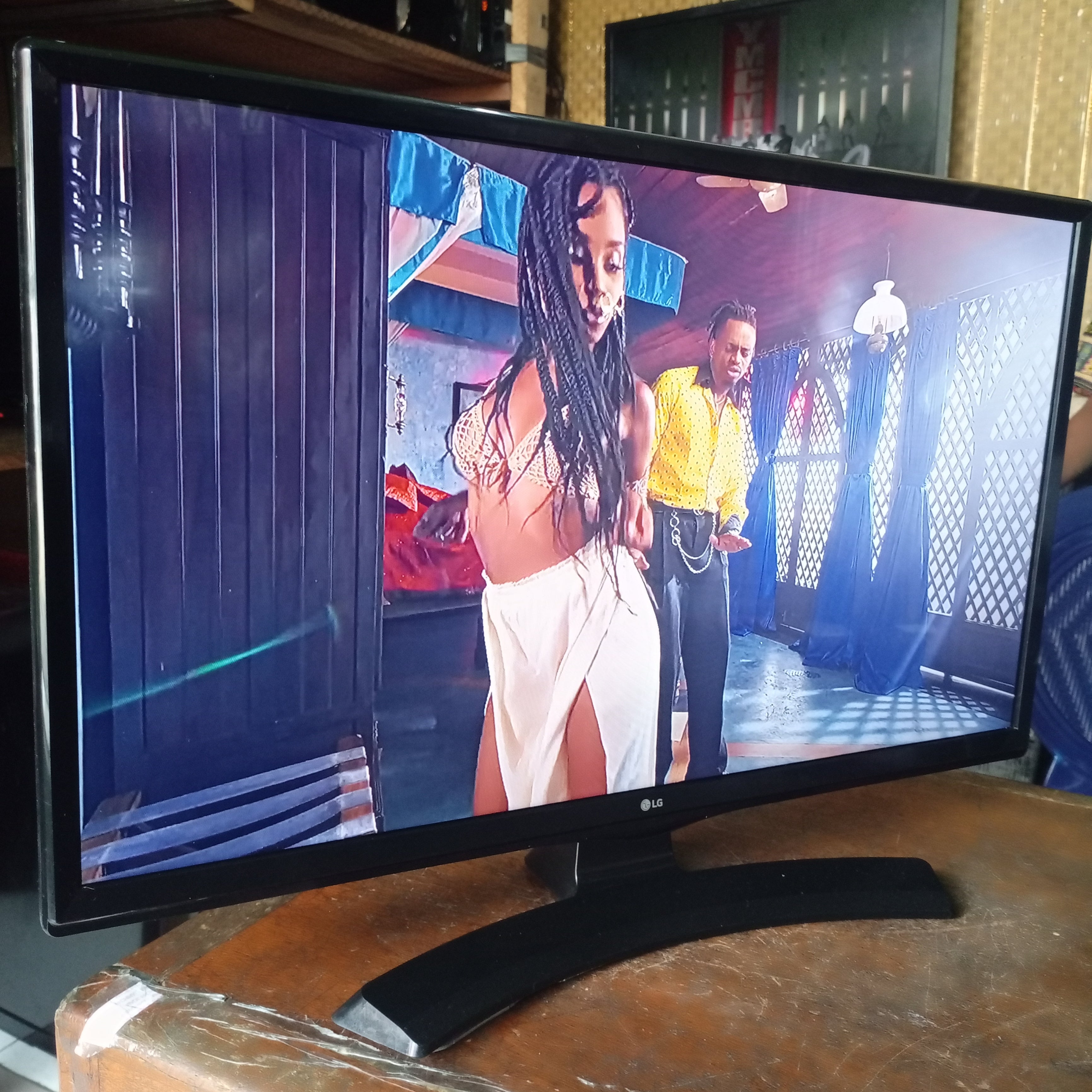LG 22 Inch M2262DP Full HD LCD TV - London Used – IFESOLOX