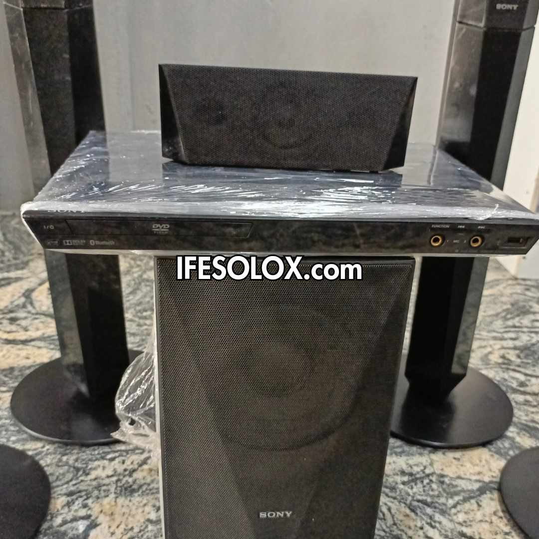 Sony DAV-DZ950 5.1Ch 1000W Bluetooth DVD Tallboy Home Theater Complete Set with 2 Mic inputs - Foreign Used