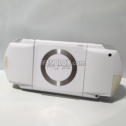 PlayStation Portable PSP 1000 series Game Console with 16GB Memory Stick and 15 Games (White) - Foreign Used