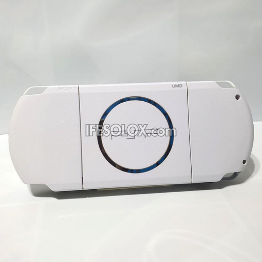 PlayStation Portable PSP 3000 series Game Console with 16GB Memory Stick and 15 Games (White) - Foreign Used