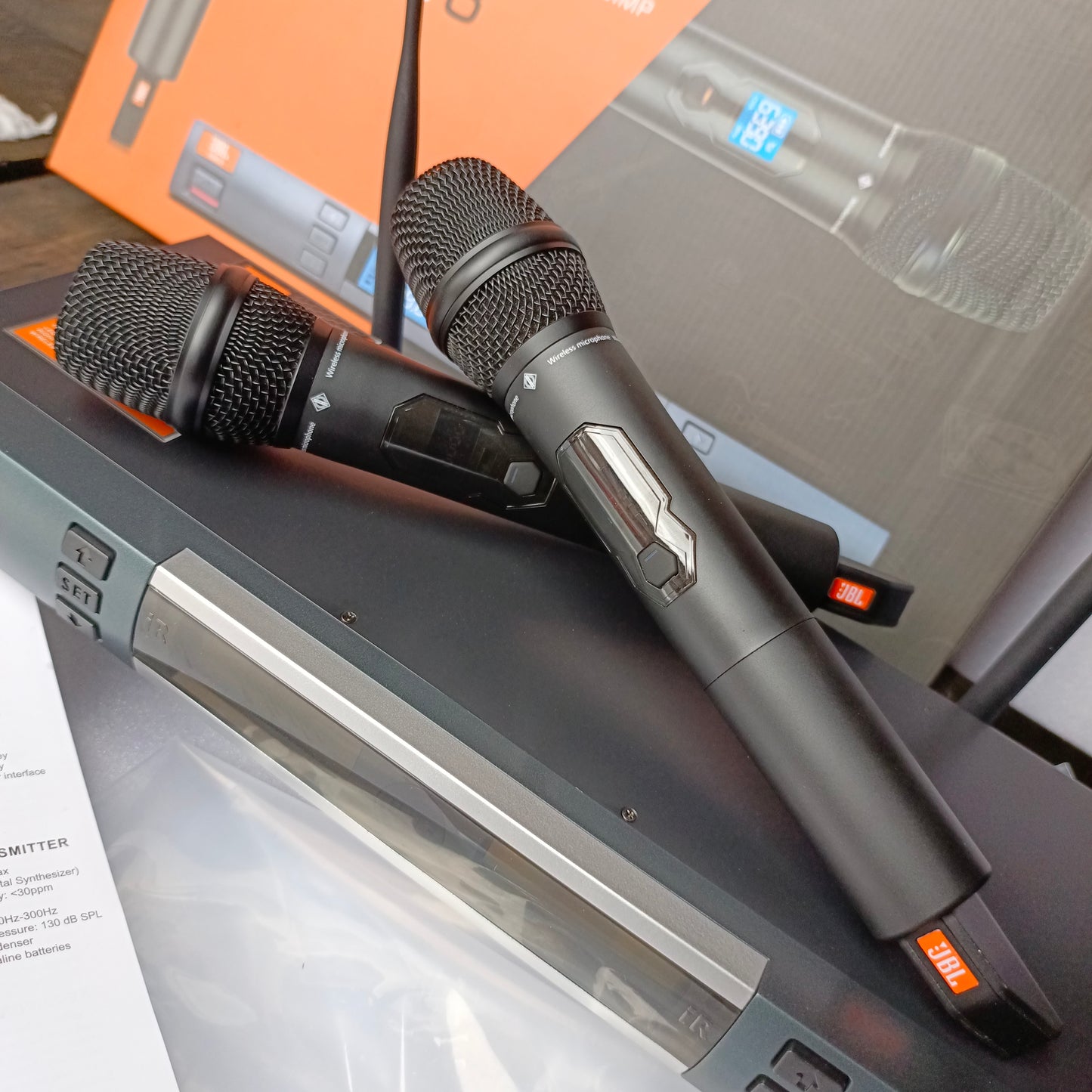 JBL KMC8 Microphone numérique professionnel sans fil multicanal double (2 voies) (portée 300 m) - Tout neuf