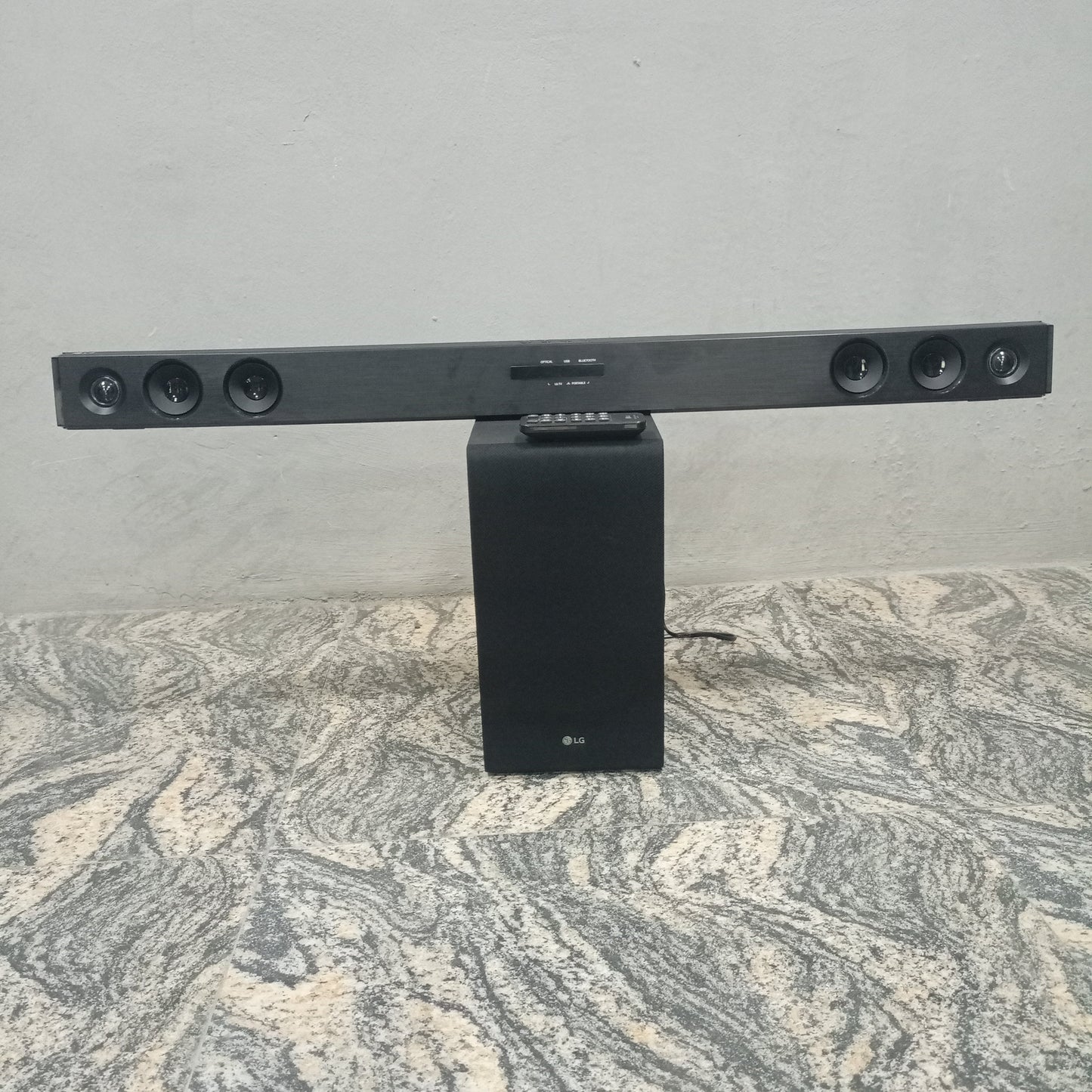 LG SJ3 2.1Ch 300W Bluetooth Sound Bar with Wireless Subwoofer - Brand New