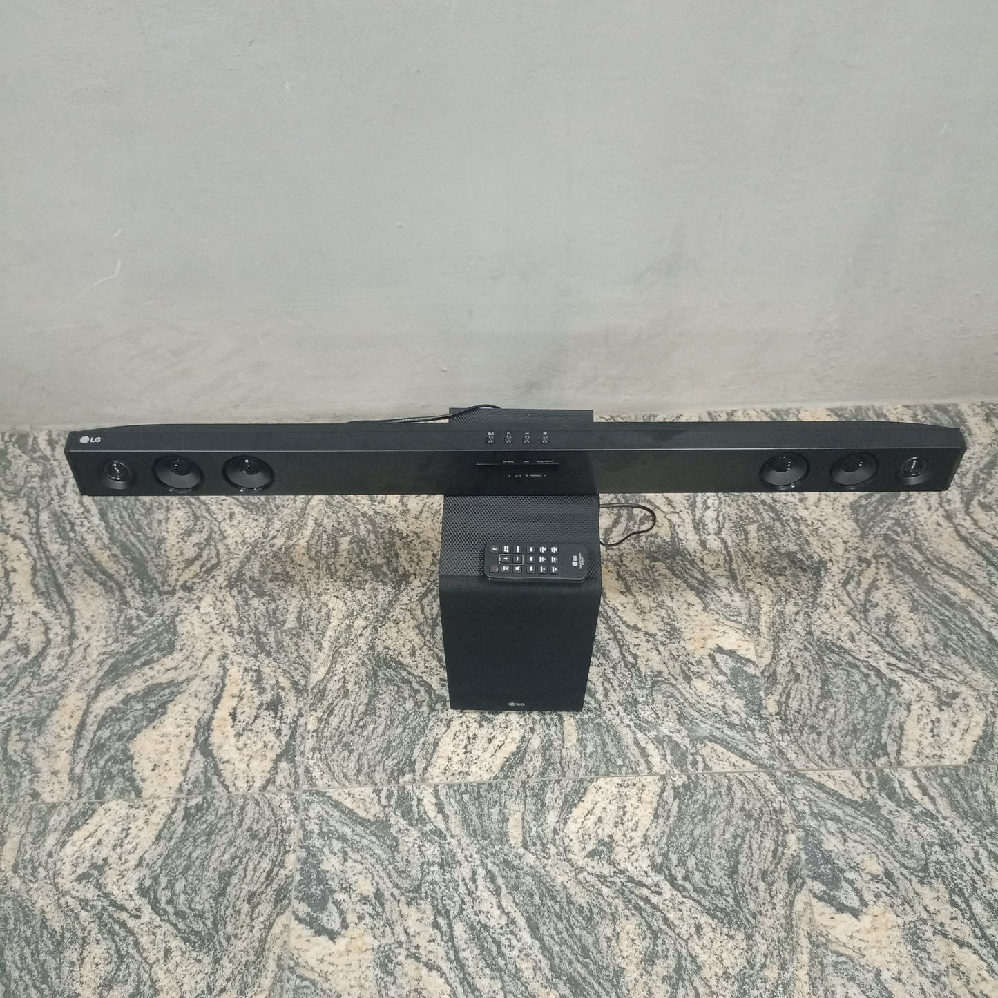 LG SJ3 2.1Ch 300W Bluetooth Sound Bar with Wireless Subwoofer - Brand New