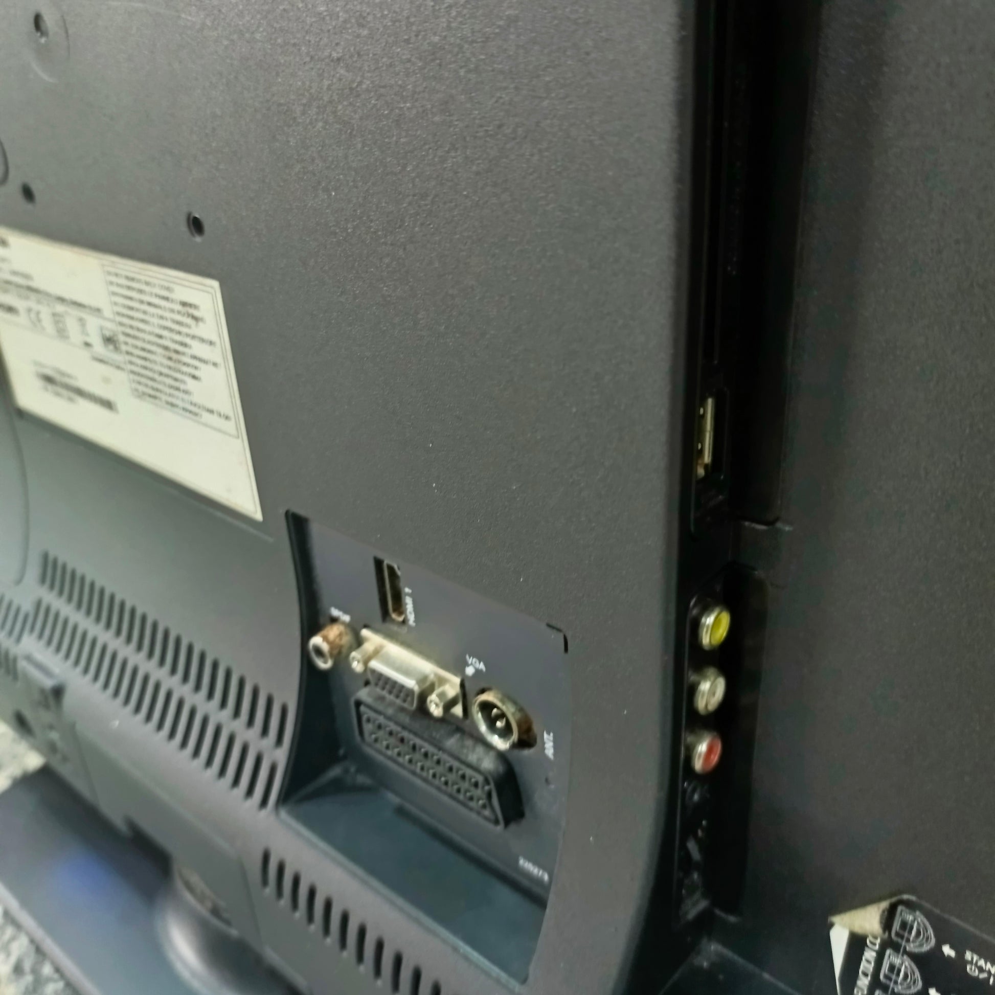 Toshiba 24 inch 24W1633DB Full HD LED TV (USB Enabled) - input list