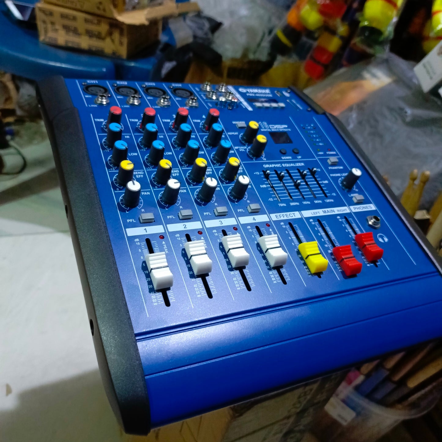 Yamaha PMX402DU 4-Channel Powered Mixer With Built-in Amplifier, BlueTooth, USB, DSP Effects And Phantom Light - Angle View