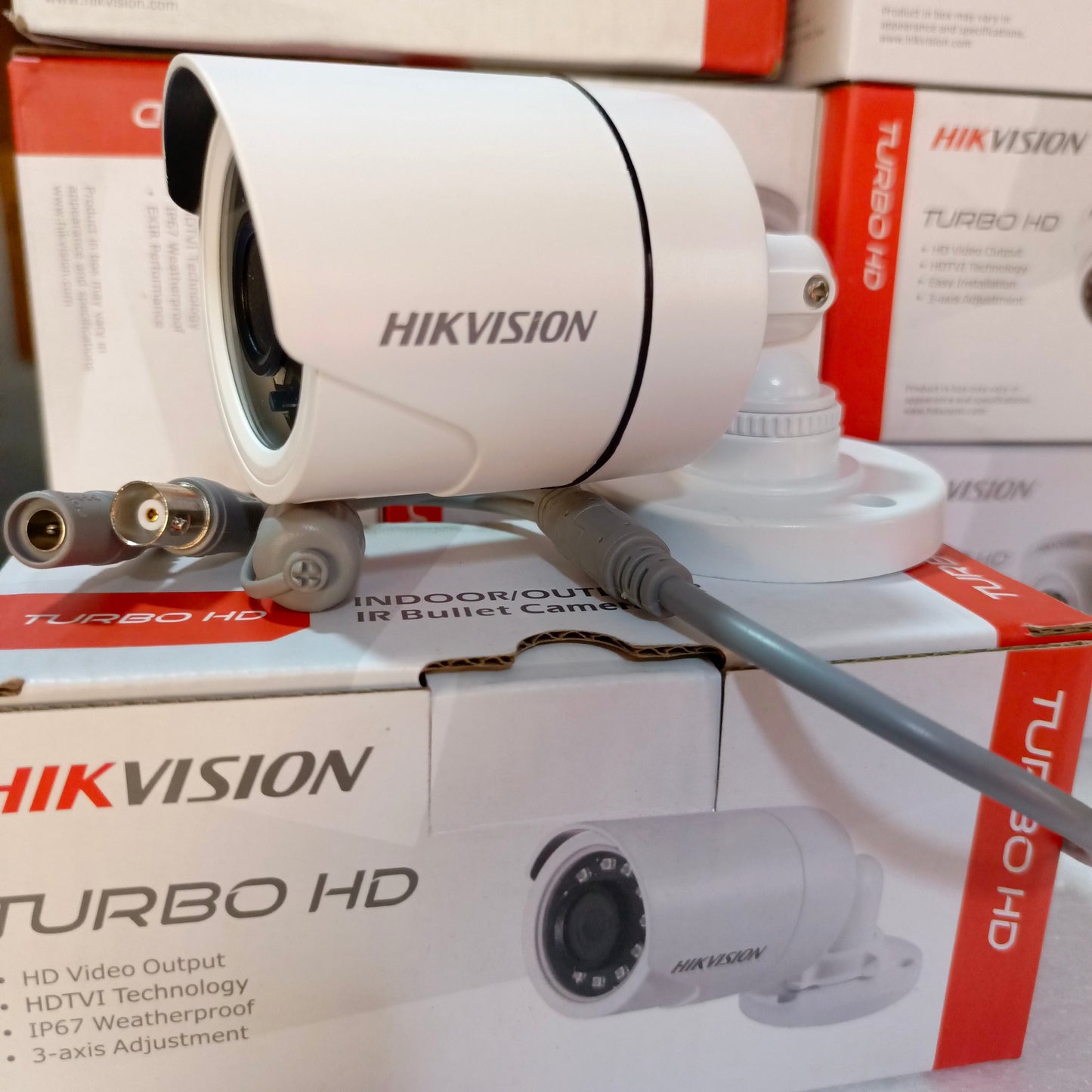 Caméra Bullet IR intérieure/extérieure HIKVISION Turbo HD (objectif 3,6 mm 1,3 MP) - Tout neuf