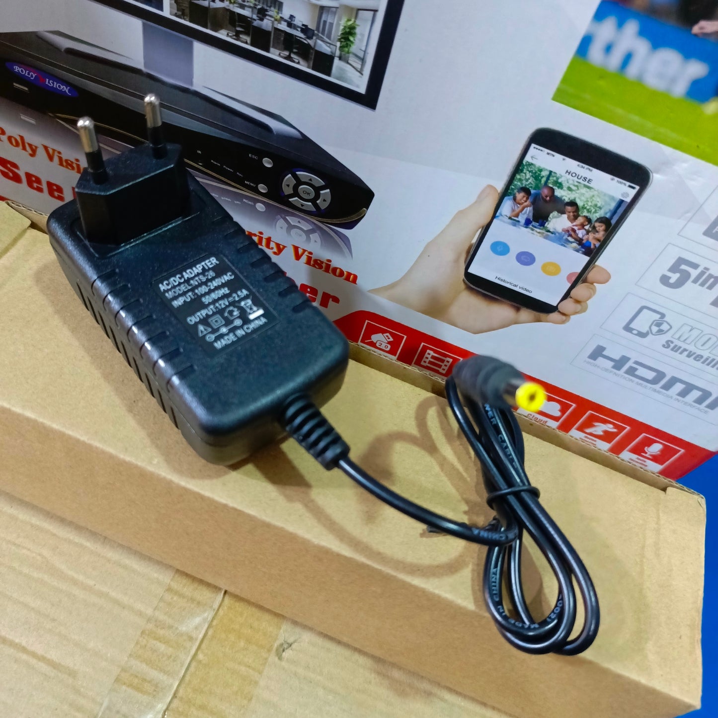 POLYVISION DVR haute définition 5-en-1 16 canaux (prend en charge les caméras IP, AHD, CVI, HD, TVI) - Tout neuf