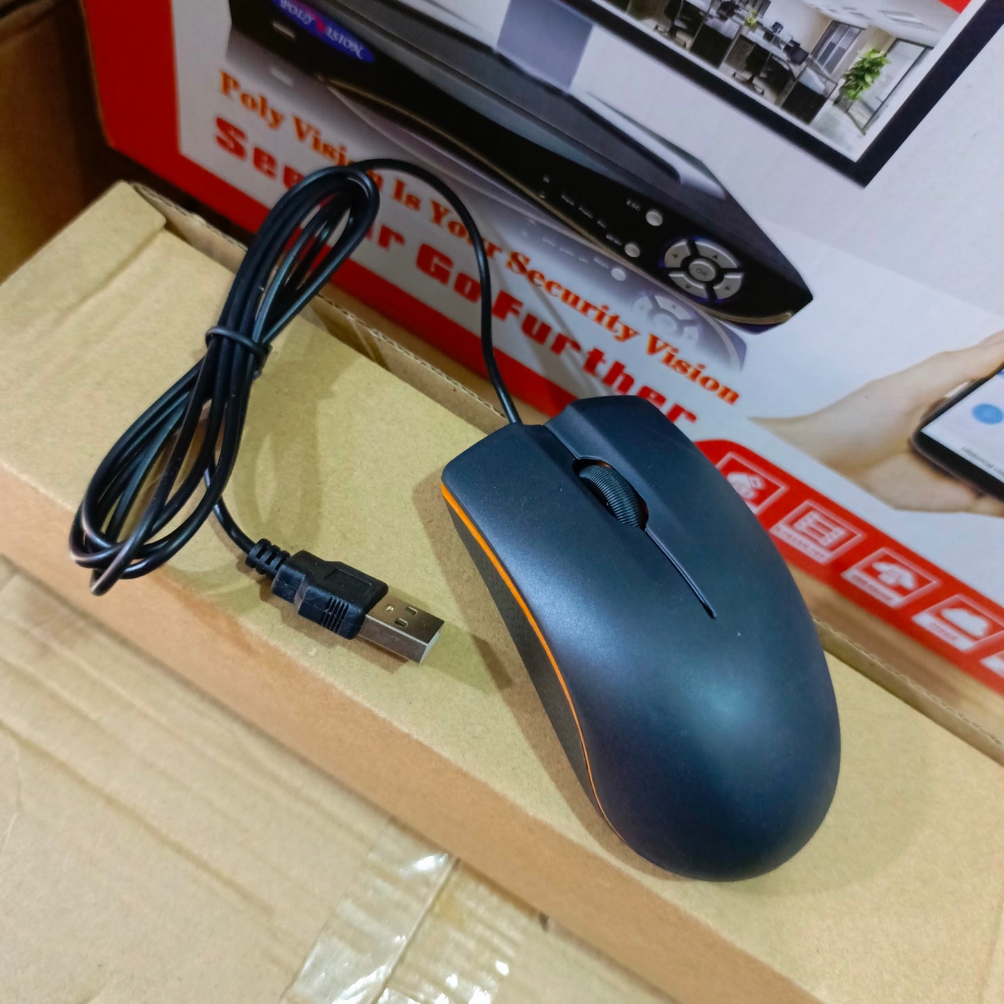 POLYVISION DVR haute définition 5-en-1 16 canaux (prend en charge les caméras IP, AHD, CVI, HD, TVI) - Tout neuf