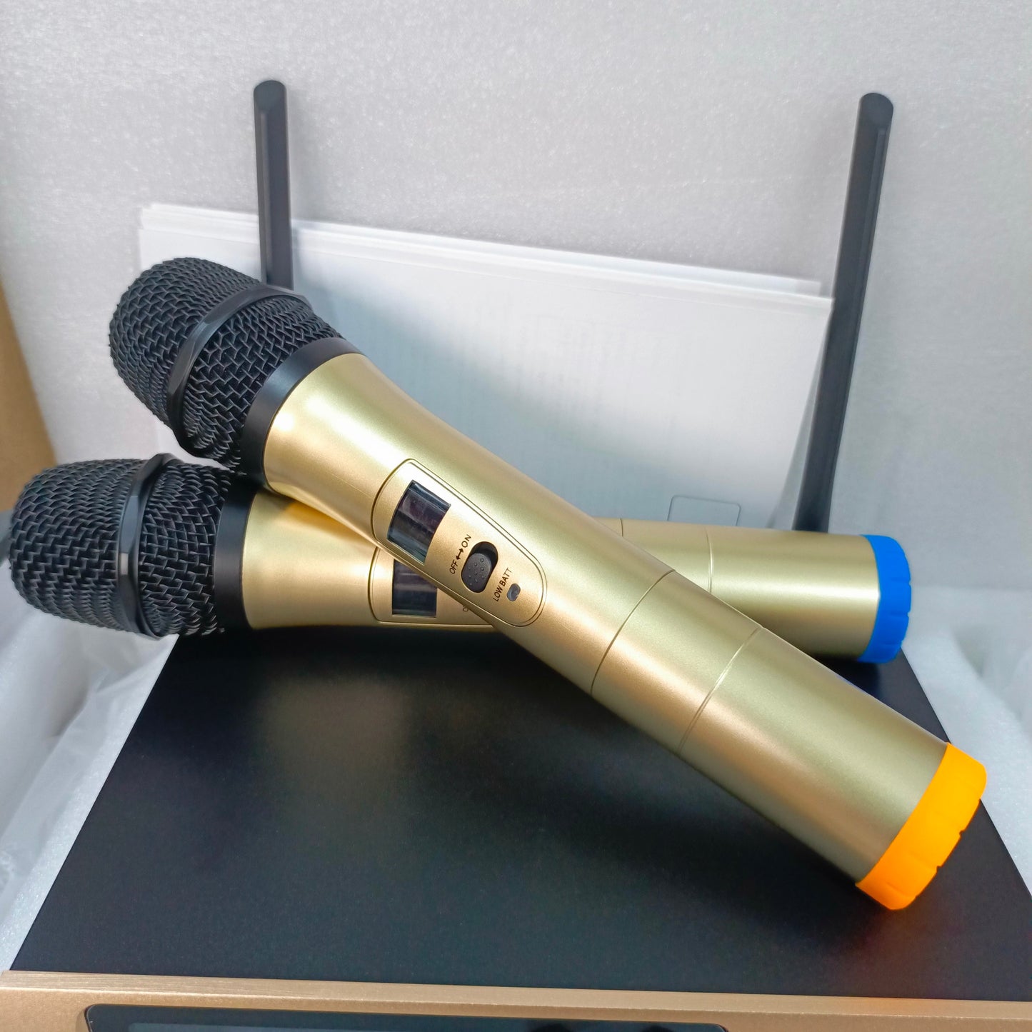 SHURE SH-300G Legendary Wireless Vocal Microphone - Brand New