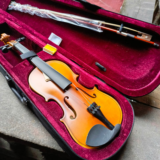 Yamaha 3/4 Concert Violin Starter Kit for Students with Bow, Shoulder rest, Rosin and a Light-weight Hardcase (Replica) - Brand New