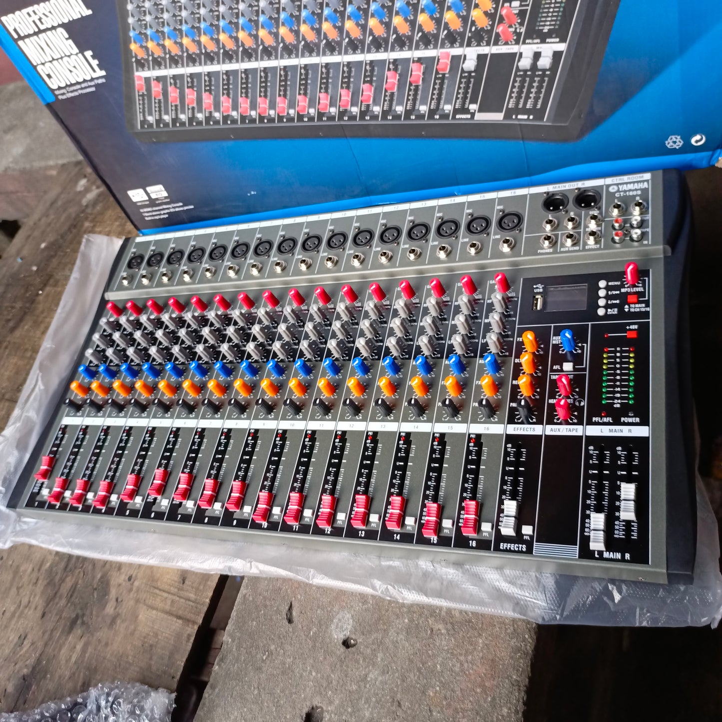 Yamaha Professional CT-160S 16-Channel Compact Stereo Live Mixer - Brand New