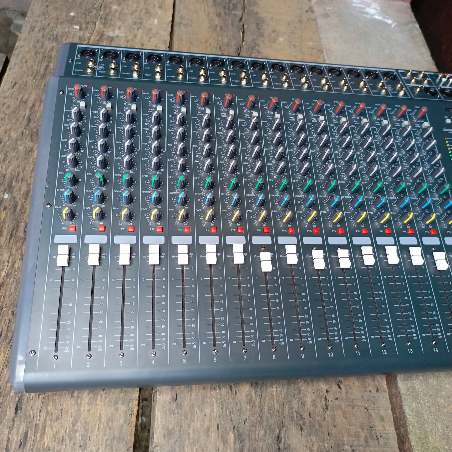 Yamaha CMX1642 16-Channel Professional Live Mixer - Brand New