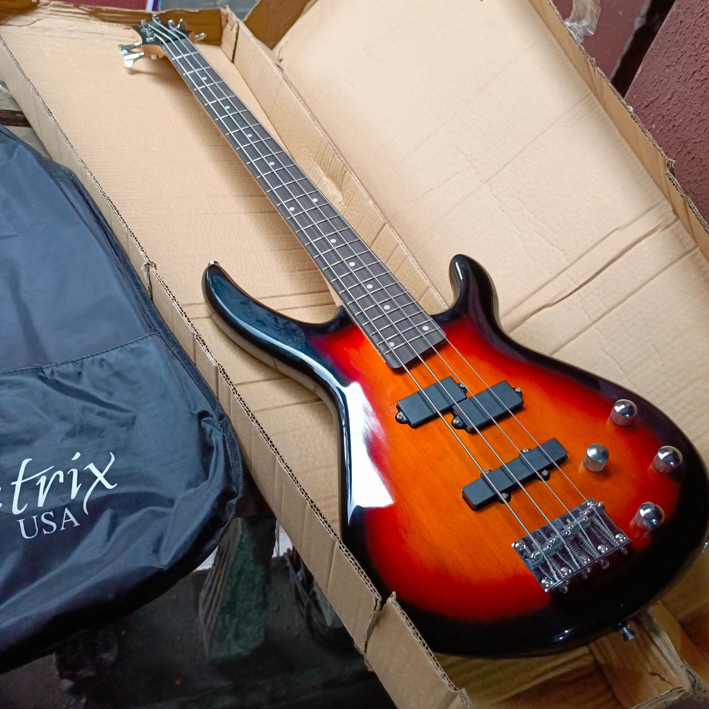 Premium 4-String 22-Flet Electric Guitar with 4 volume knob - Brand New