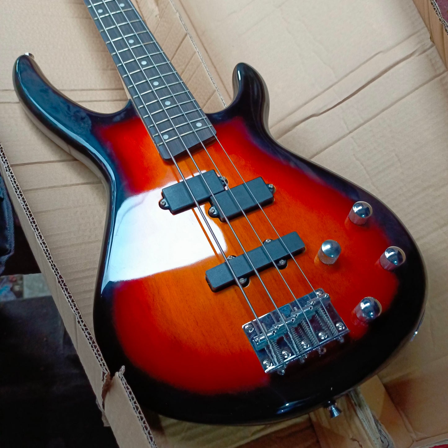Premium 4-String 22-Flet Electric Guitar with 4 volume knob - Brand New