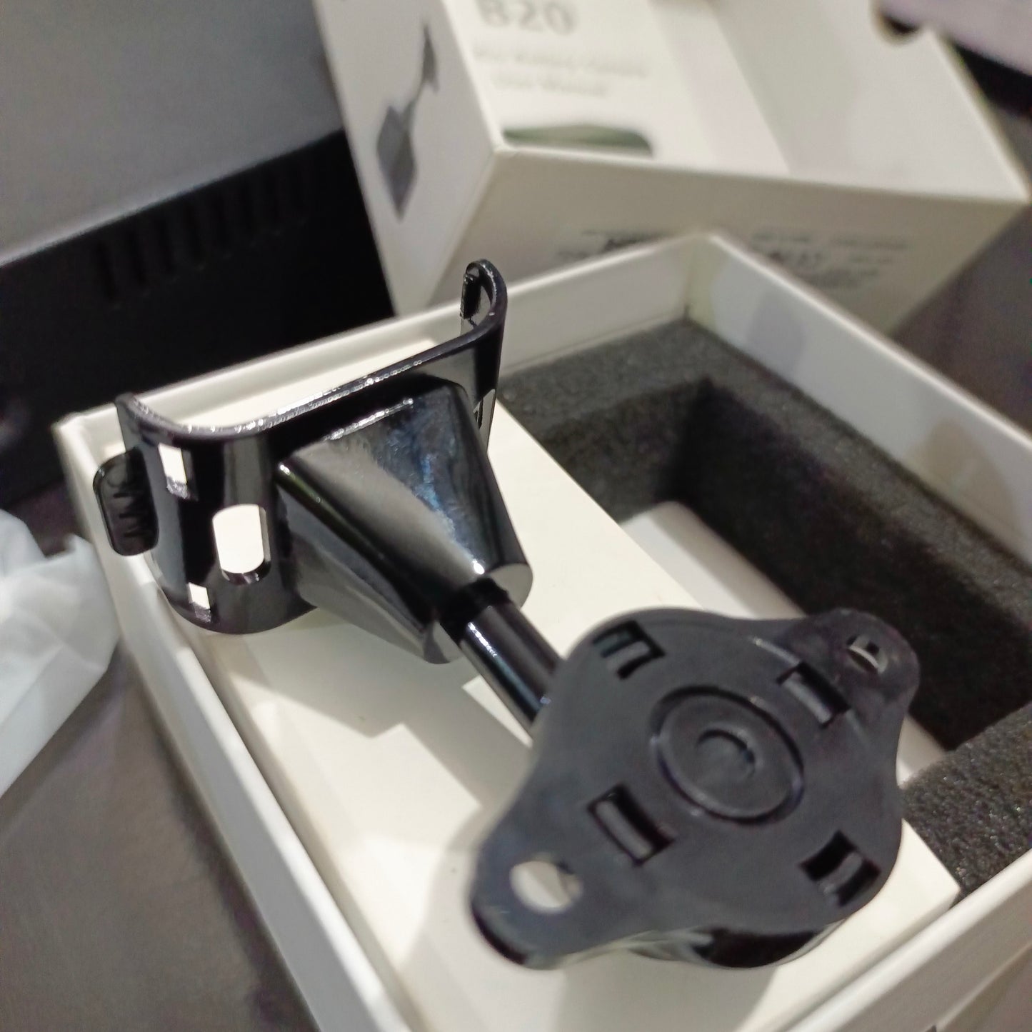 SLX Smart 4G Mini Battery-powered Camera with PIR Motion Detection Sensor and Built-in WiFi - Brand New