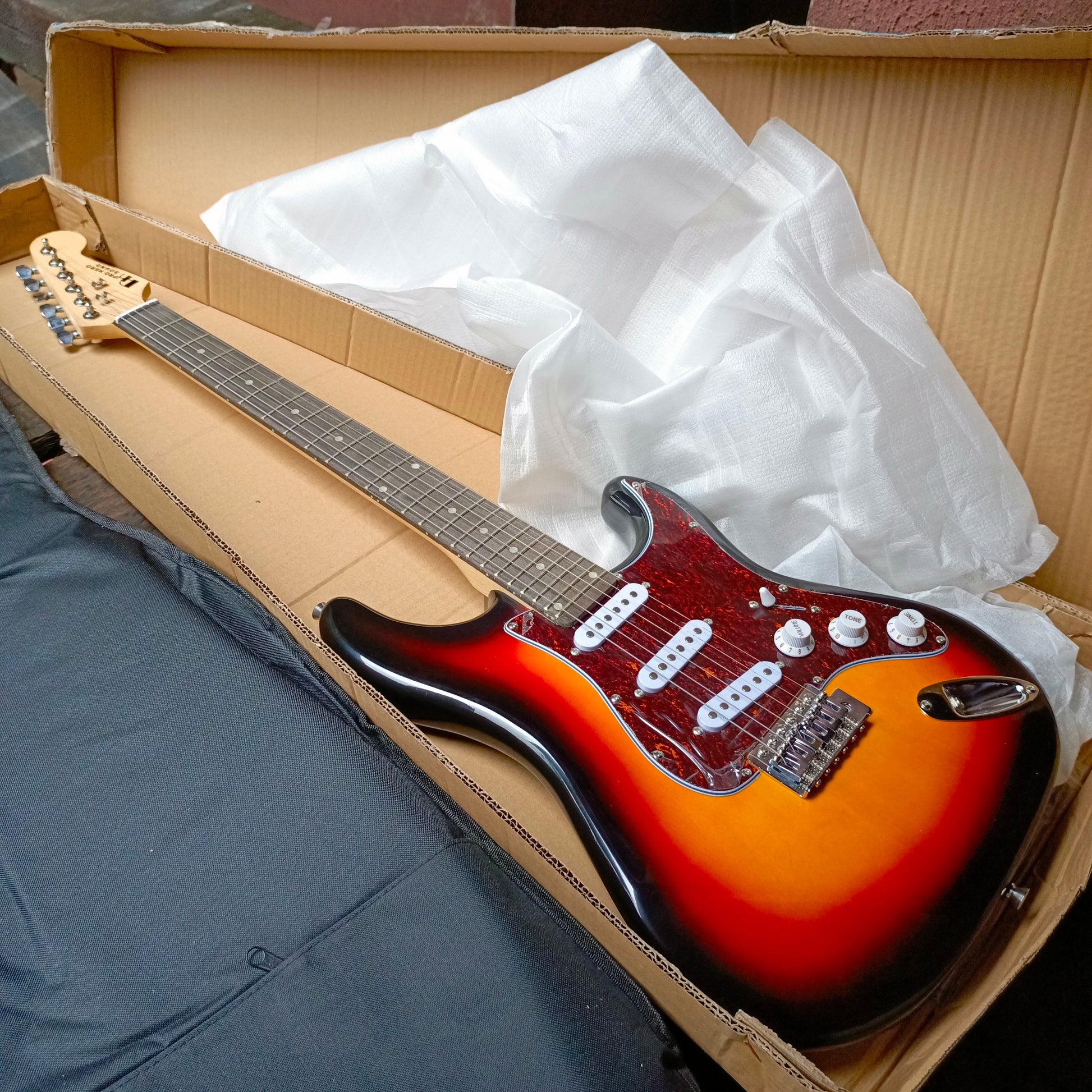 Premium 6-String 22-Flet Electric Lead Guitar with 4 volume knob - Brand New