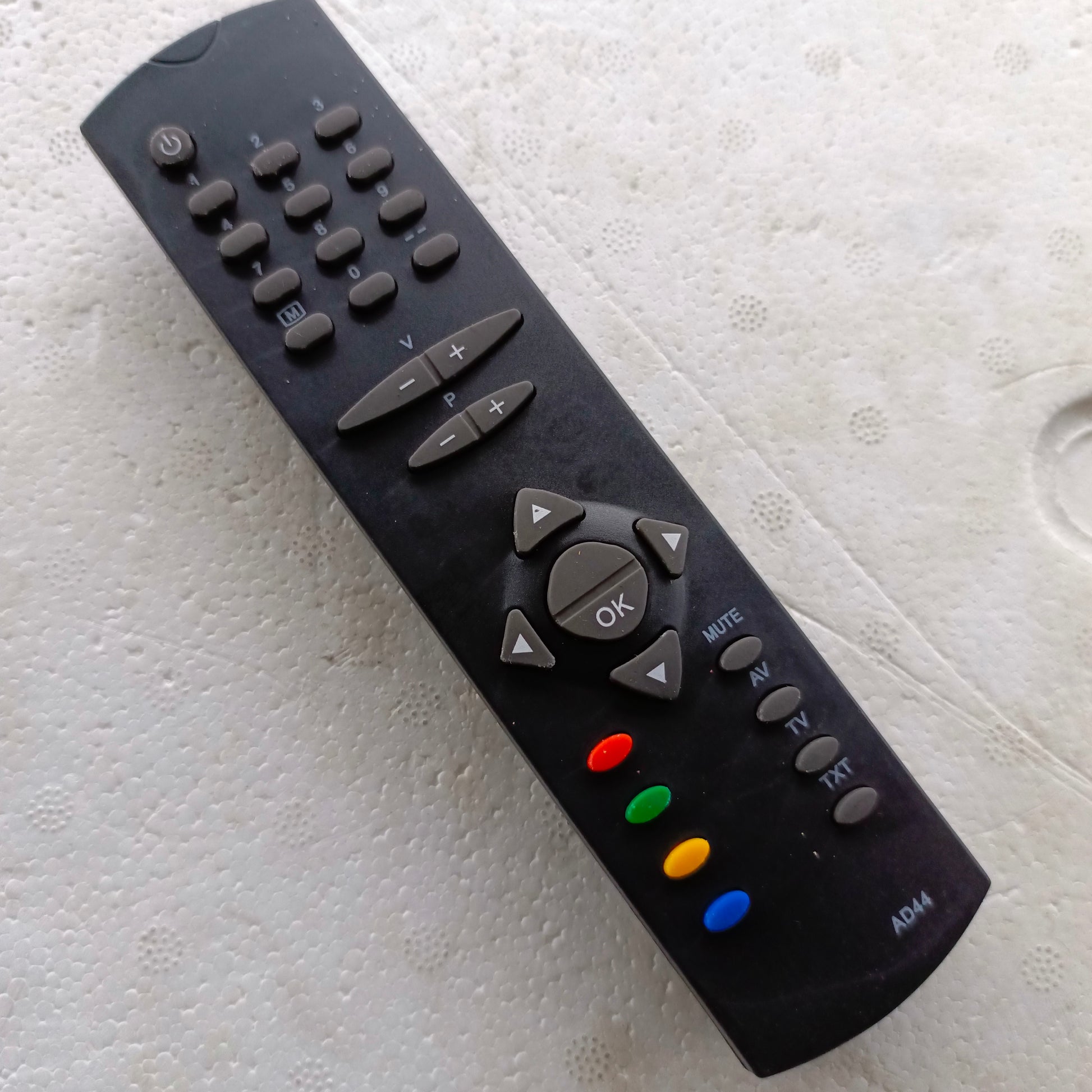 AD44 Universal Bush TV Remote - Brand New