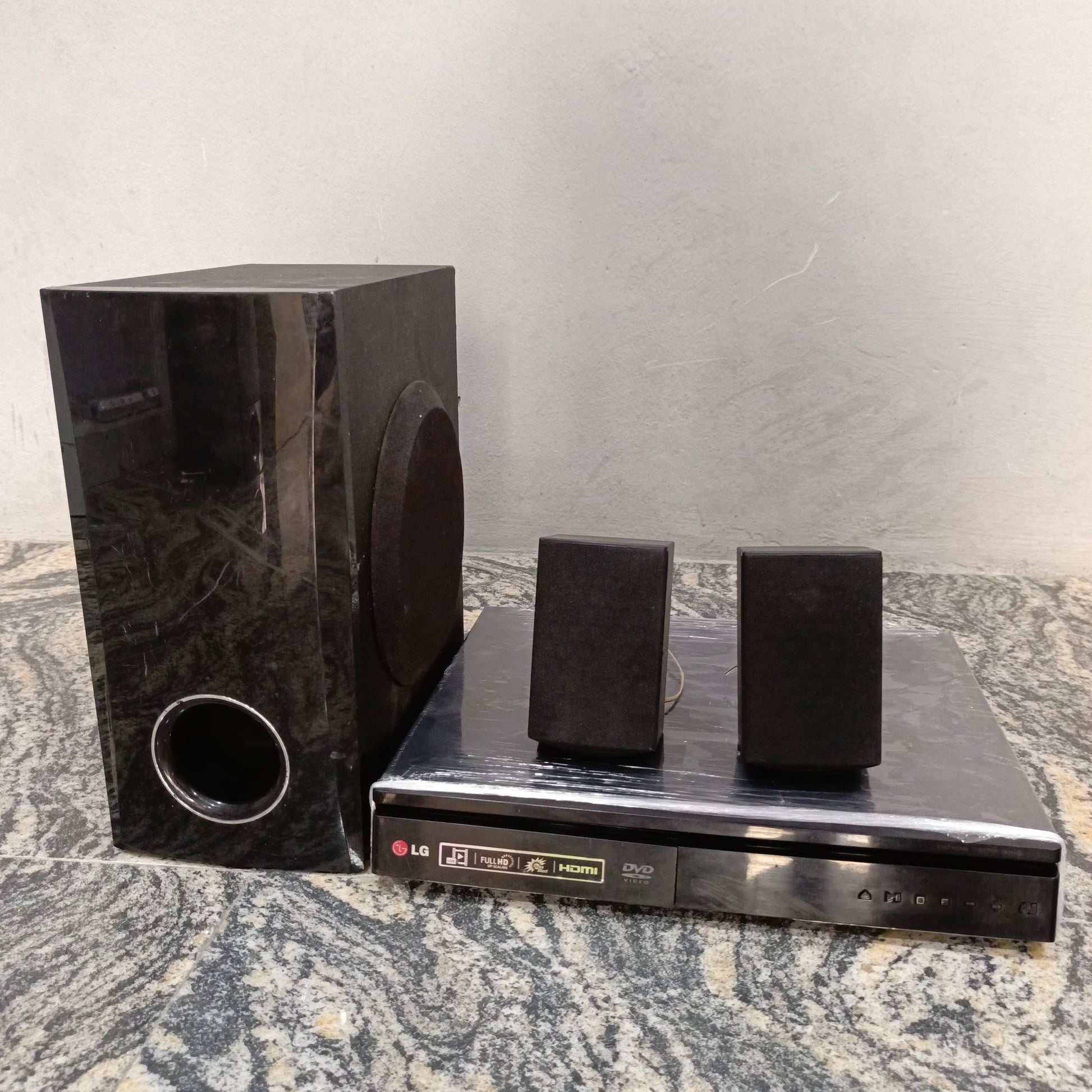 LG 2.1Ch 400W DVD Home Theater System - Foreign Used