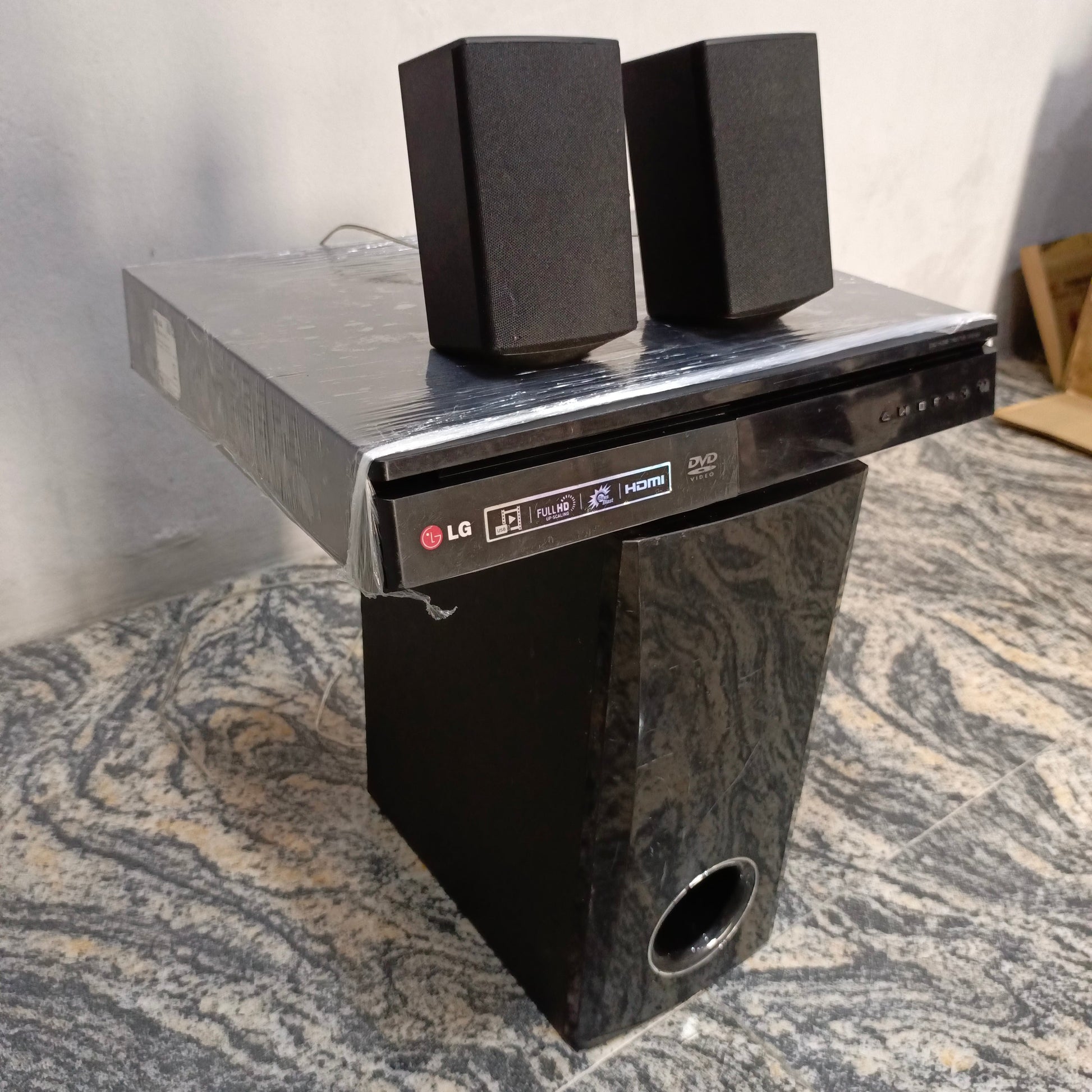 LG 2.1Ch 400W DVD Home Theater System - Foreign Used