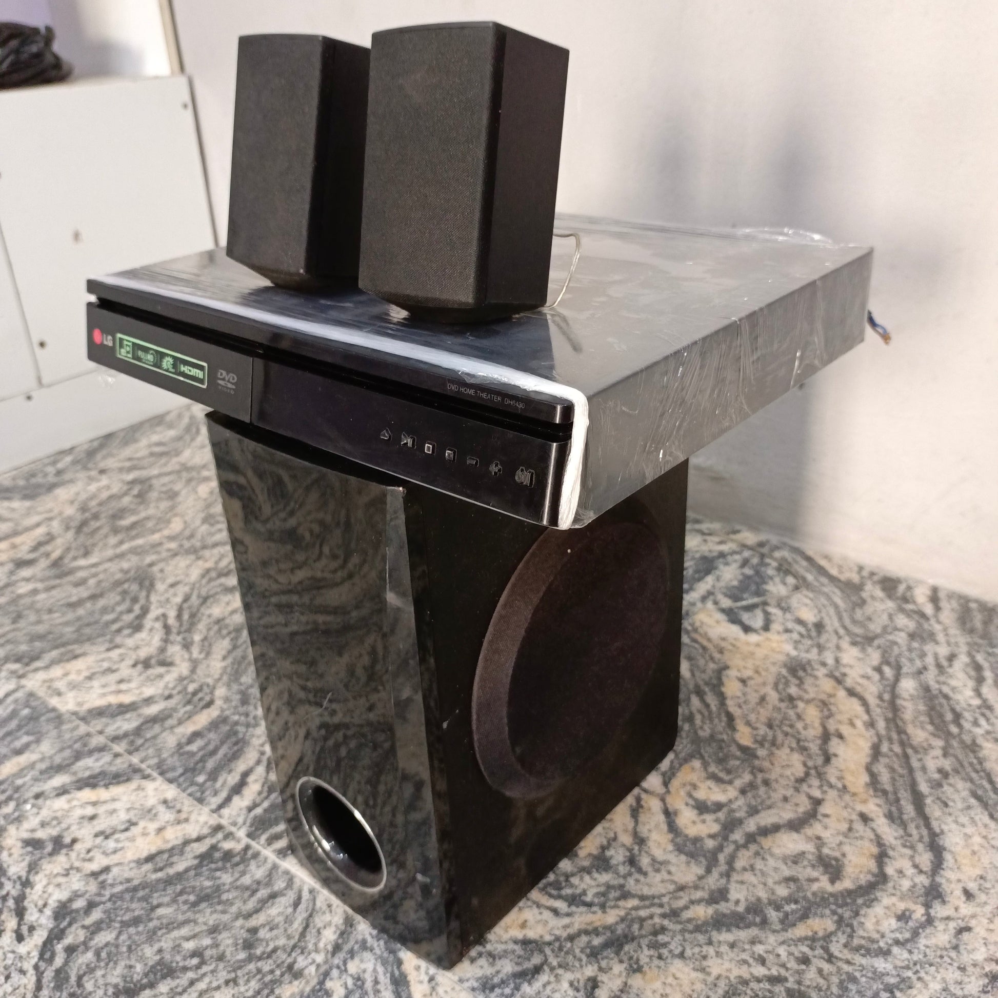 LG 2.1Ch 400W DVD Home Theater System - Foreign Used