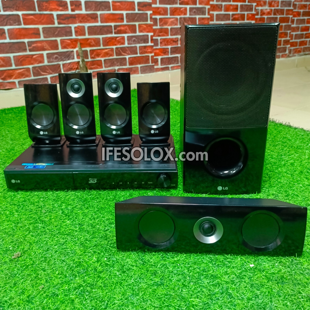 LG HB906SB 5.1Ch 1,100 Watts Blu-ray 3D DVD Home Theater Complete Set (USB, FM, Aux, Optical in) - Foreign Used