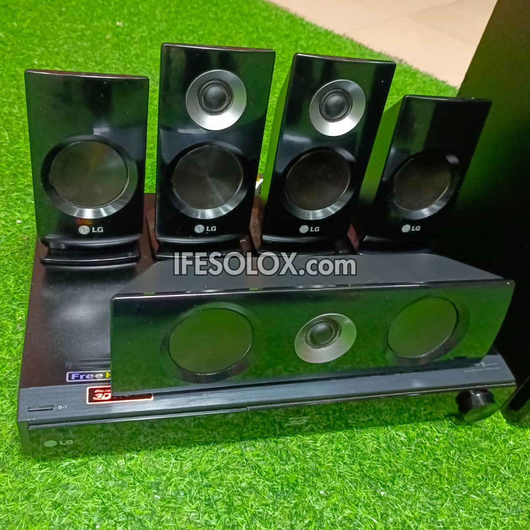 LG HB906SB 5.1Ch 1,100 Watts Blu-ray 3D DVD Home Theater Complete Set (USB, FM, Aux, Optical in) - Foreign Used
