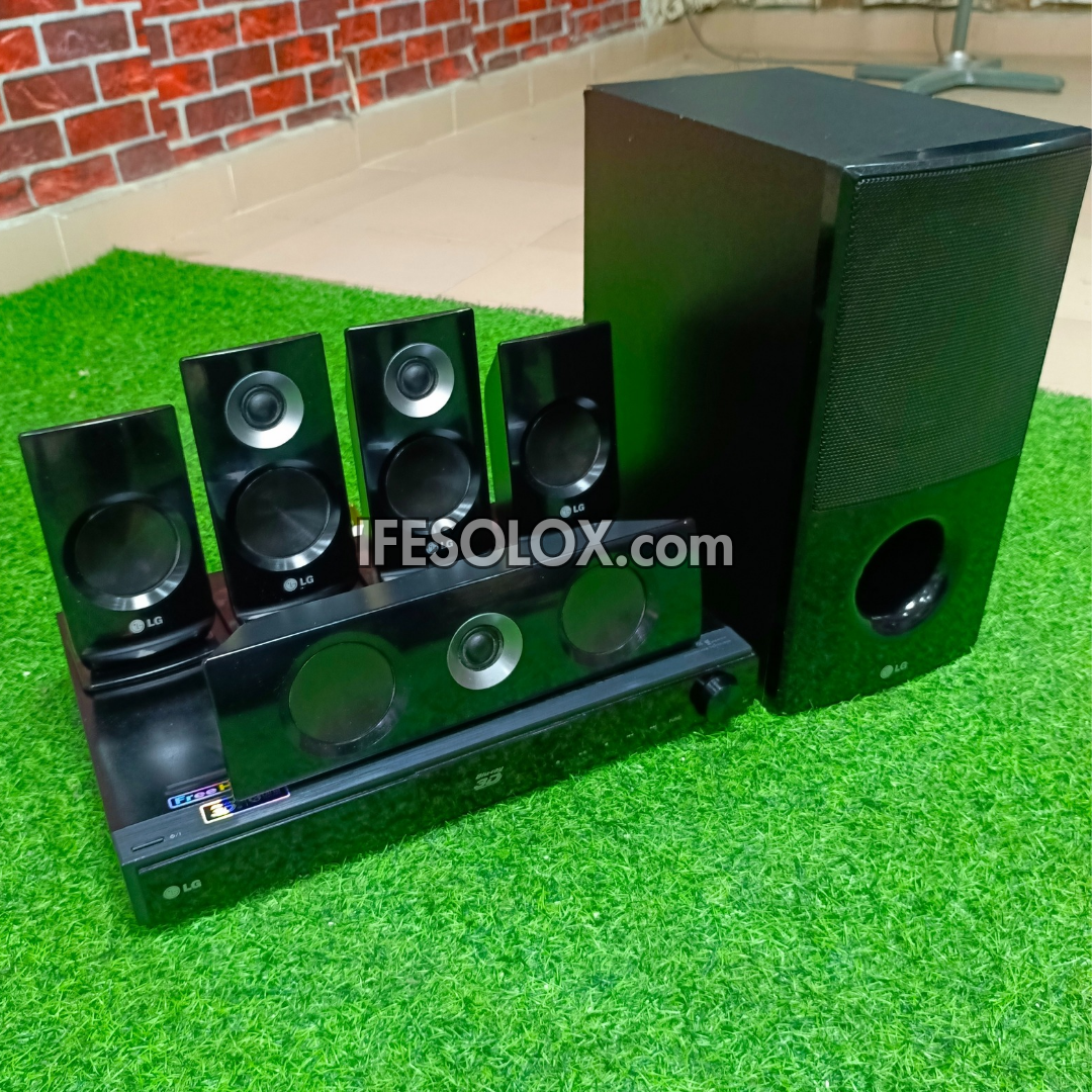 LG HB906SB 5.1Ch 1,100 Watts Blu-ray 3D DVD Home Theater Complete Set (USB, FM, Aux, Optical in) - Foreign Used