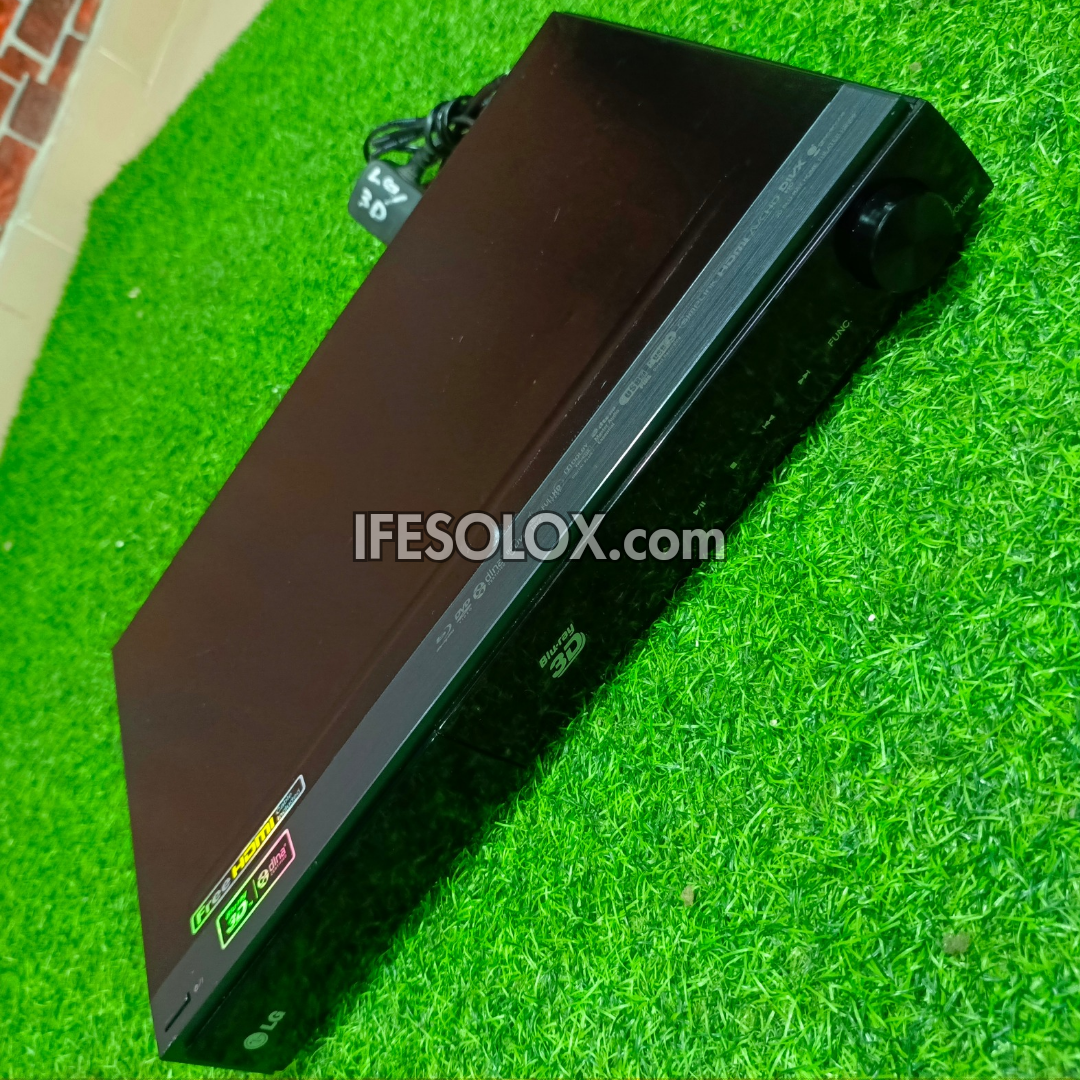 LG HB906SB 5.1Ch 1,100 Watts Blu-ray 3D DVD Home Theater Complete Set (USB, FM, Aux, Optical in) - Foreign Used