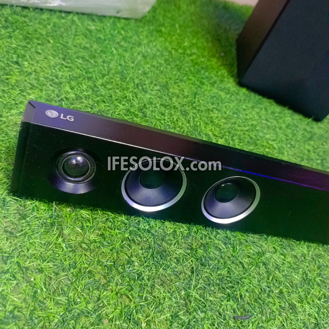 LG SH3B 2.1Ch 300W Bluetooth Sound Bar with Wireless Subwoofer (USB, Optical in, Aux) - Foreign Used