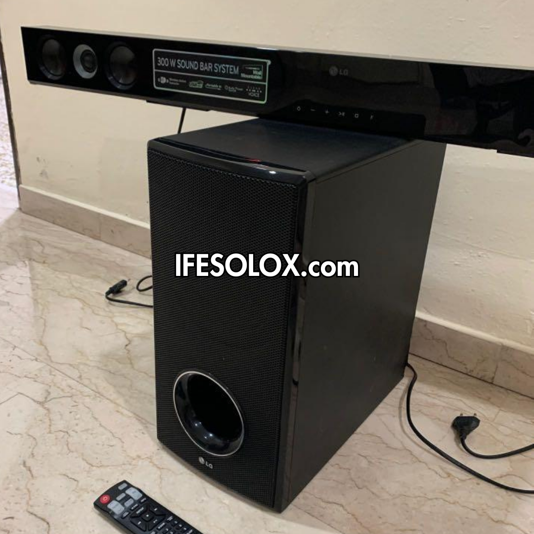 LG NB3520A 2.1Ch 300W High Resolution Bluetooth Sound Bar with Wireless Subwoofer - Foreign Used