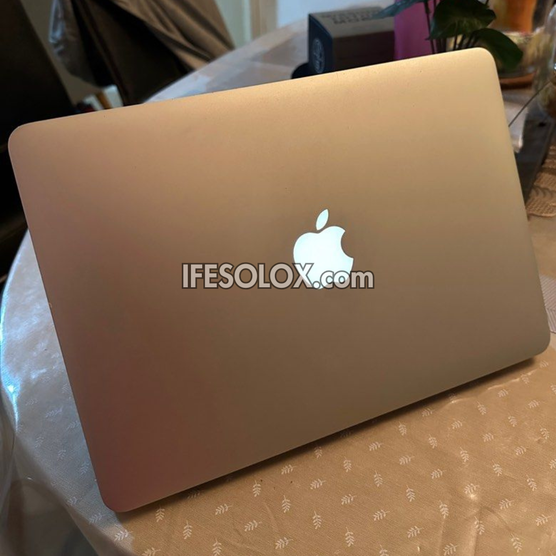 MacBook Pro 2014 13.3" Retina Display Laptop with Intel Core i7 4th Gen, 16GB DDR3 RAM, 256GB SSD - Foreign Used