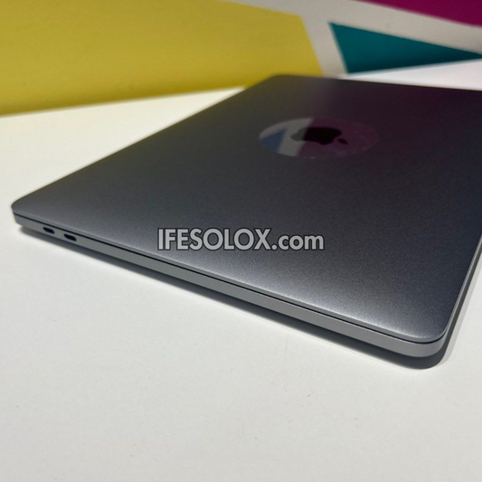 MacBook Pro 2020 13.3" Retina Display Laptop with Apple M1, 8GB DDR4 RAM, 256GB SSD - Foreign Used