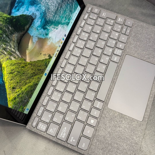 Microsoft Surface Go 10" Tablet with Type Cover, Intel Pentium, 8GB DDR3 LPRAM, 128GB SSD - Foreign Used