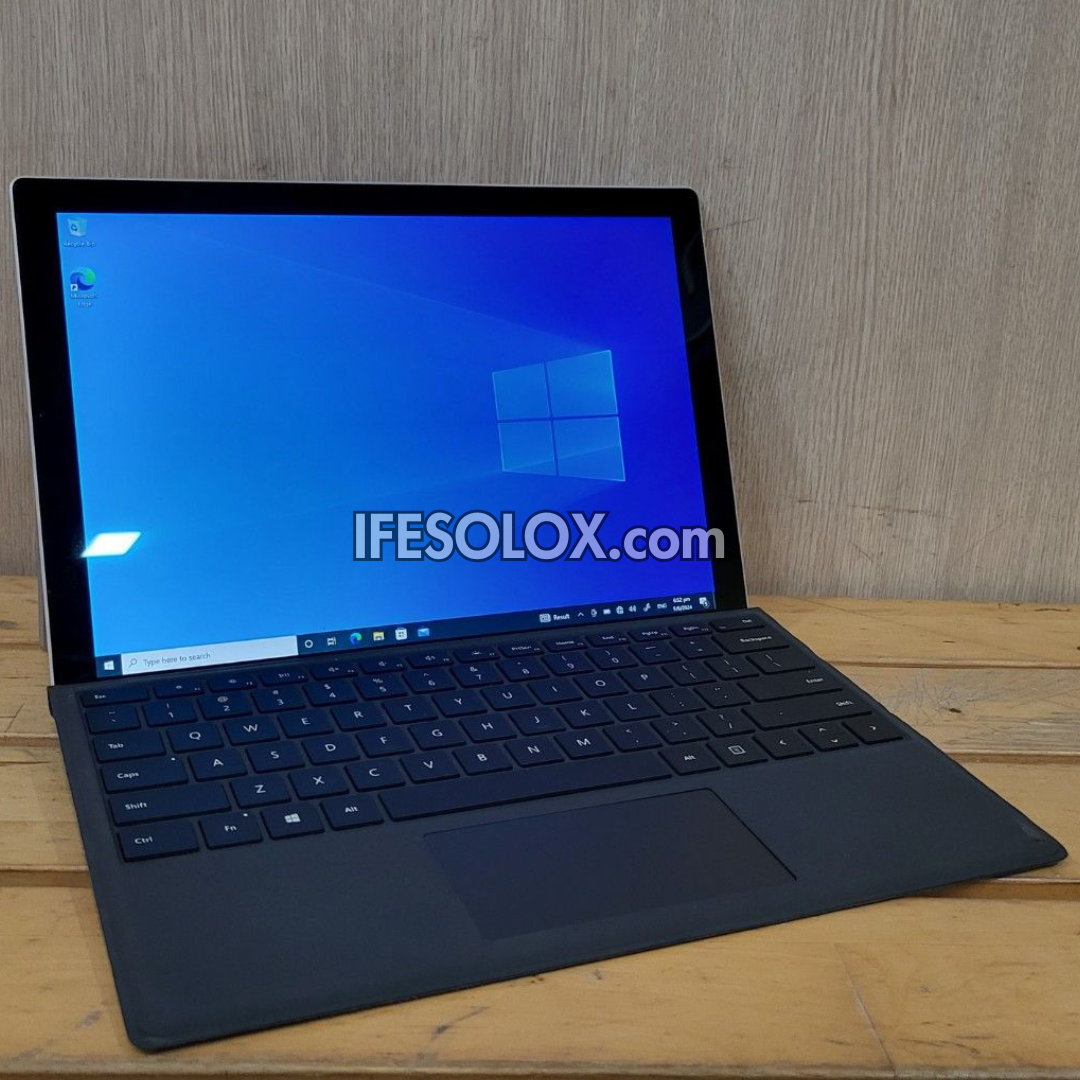 Microsoft Surface Pro 5 12.3" Tablet with Type Cover, Intel Core i5 7th Gen, 8GB DDR4 RAM, 128GB SSD - Foreign Used