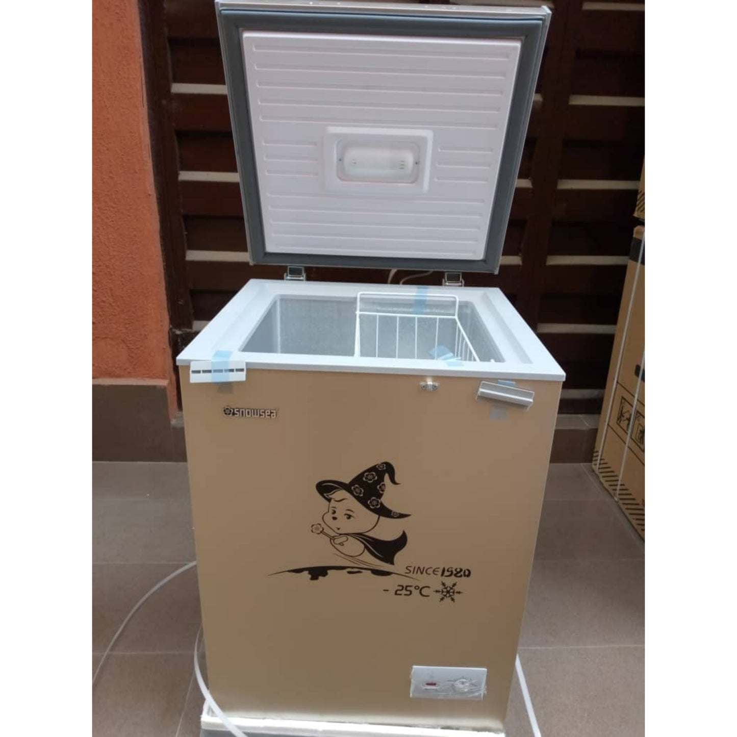 SNOWSEA BD-158 100 Liters Chest Deep Freezer - Brand New