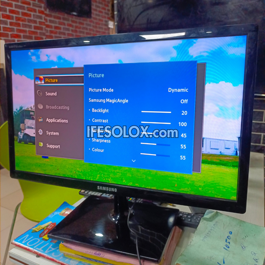 SAMSUNG 24 Inch LT24C350 Full HD LED TV (DC-14V Powered) - UK Used