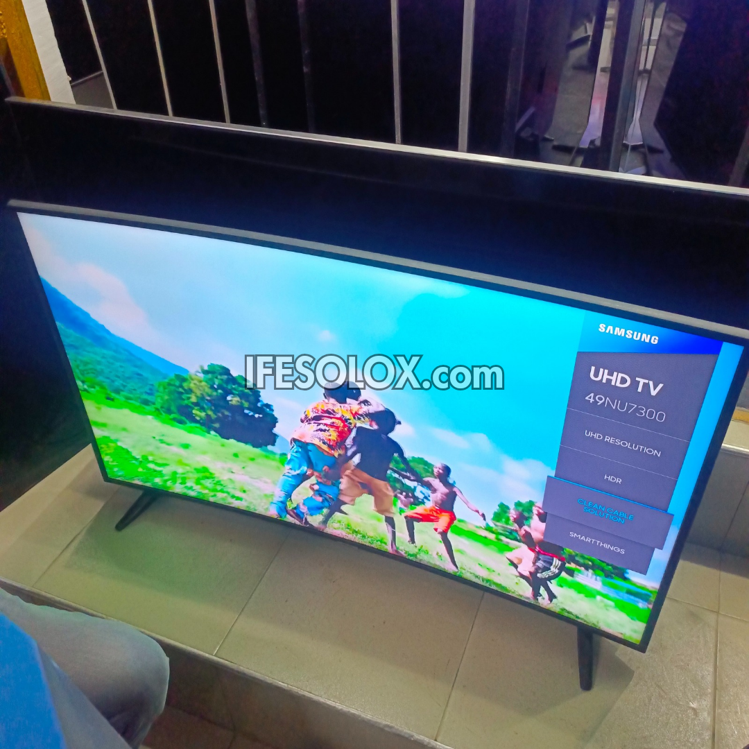 Téléviseur intelligent incurvé UHD 4K SAMSUNG série NU7300 de 49 pouces (Miracast, AirPlay) - D'occasion au Royaume-Uni