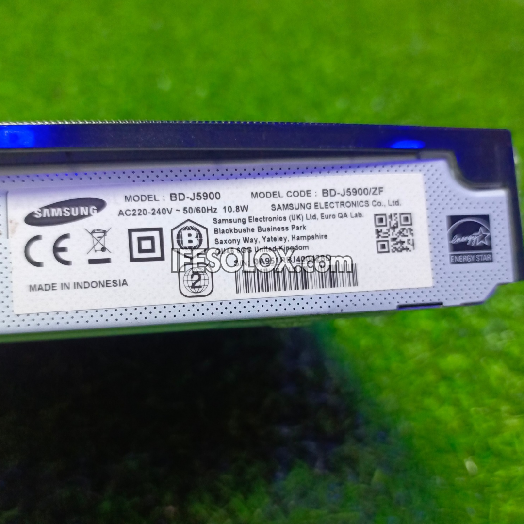 Samsung BD-J5900 Smart 3D Blu-ray DVD Player (WiFi, Miracast, Netflix, YouTube) - Foreign Used