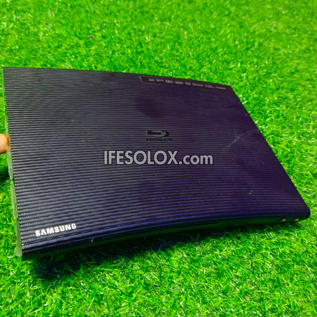 Samsung BD-J5900 Smart 3D Blu-ray DVD Player (WiFi, Miracast, Netflix, YouTube) - Foreign Used