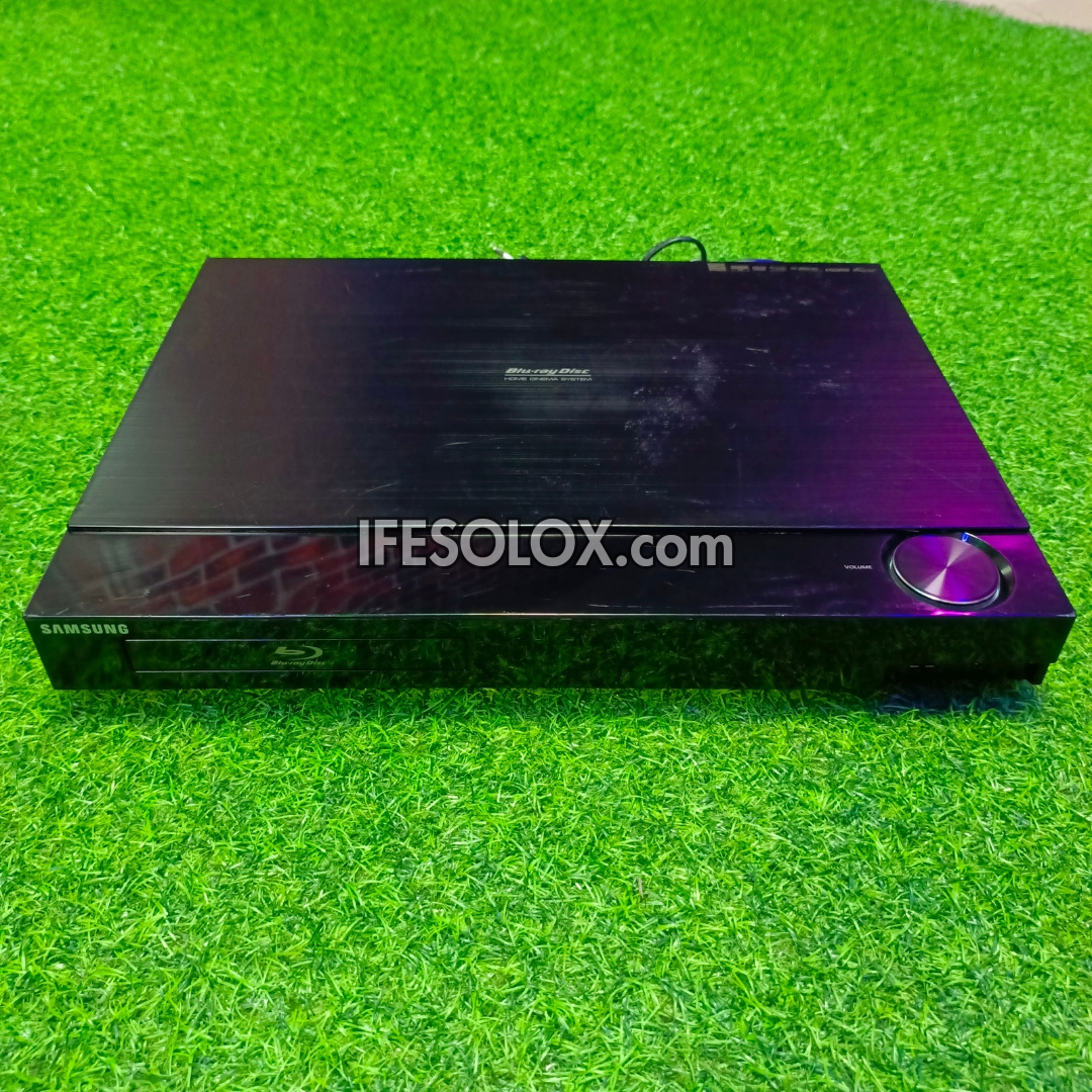 Samsung HT-C5530 1000Watts Blu-ray 3D DVD Home Theater Machine Head (USB, Aux, FM, HDMI in/out) - Foreign Used