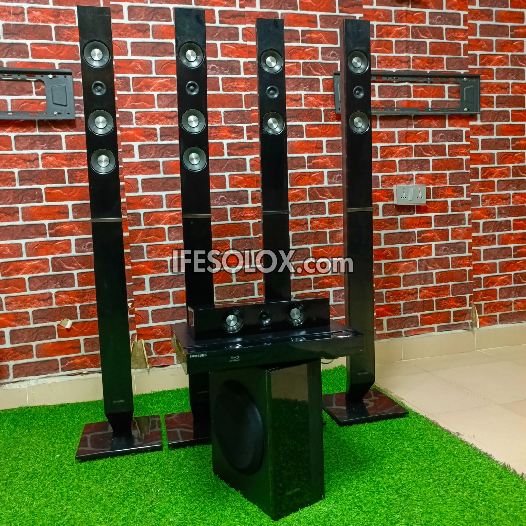 Samsung HT-C5550 5.1Ch 1000Watts Blu-ray 3D Standing DVD Home Theater Complete Set (USB, Aux, FM, Optical, HDMI) - Foreign Used