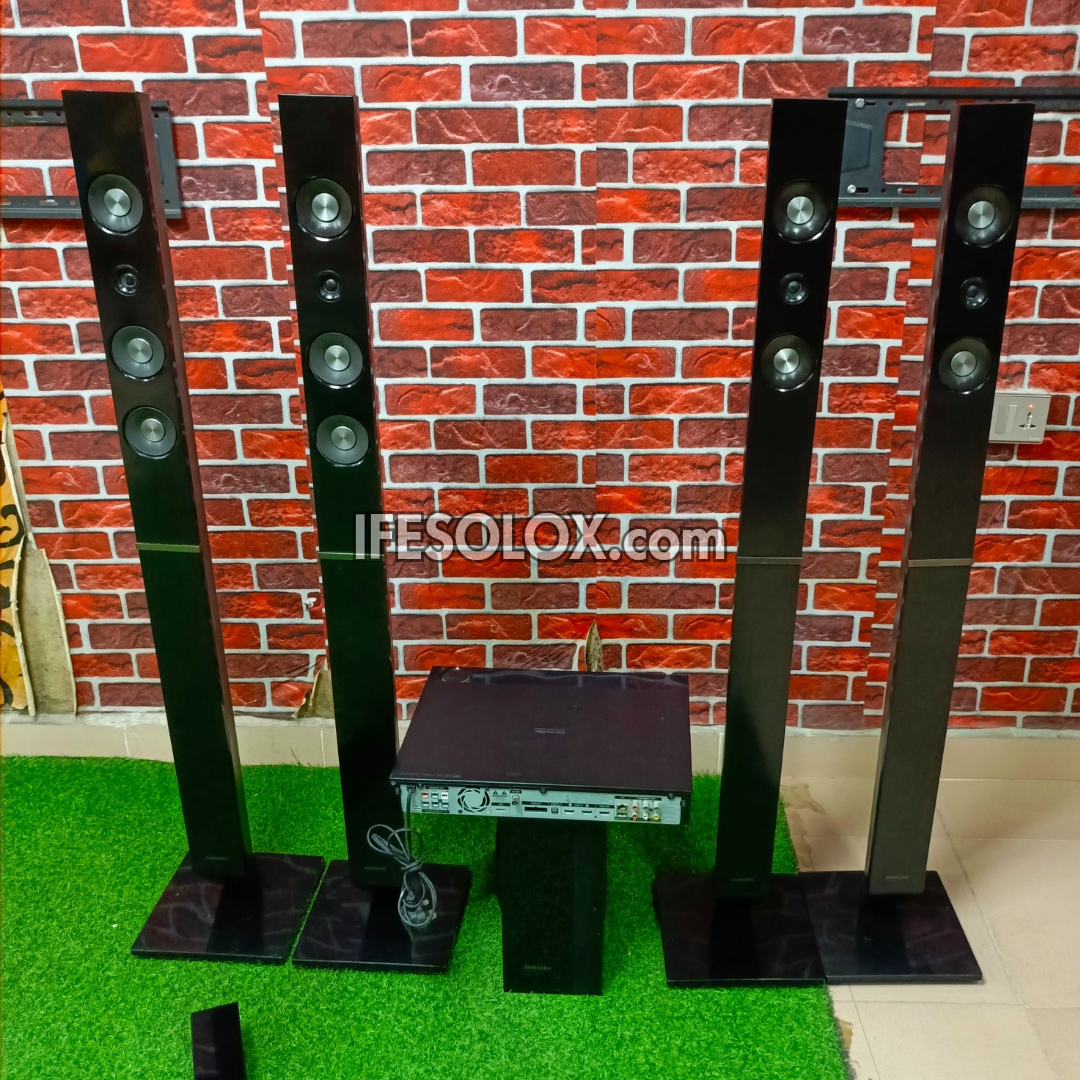 Samsung HT-C5550 5.1Ch 1000Watts Blu-ray 3D Standing DVD Home Theater Complete Set (USB, Aux, FM, Optical, HDMI) - Foreign Used