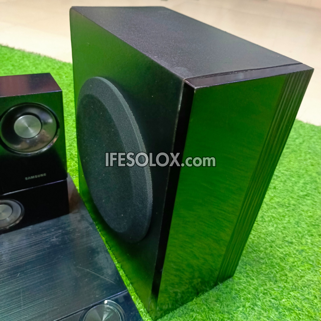 Samsung HT-C5900 1000Watts Blu-ray 3D DVD Home Theater Complete Set (USB, Aux, FM, Optical, HDMI) - Foreign Used