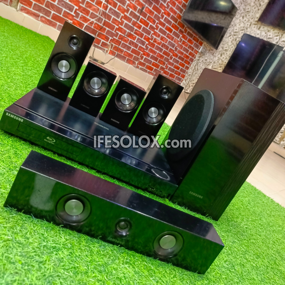 Samsung HT-C5900 1000Watts Blu-ray 3D DVD Home Theater Complete Set (USB, Aux, FM, Optical, HDMI) - Foreign Used