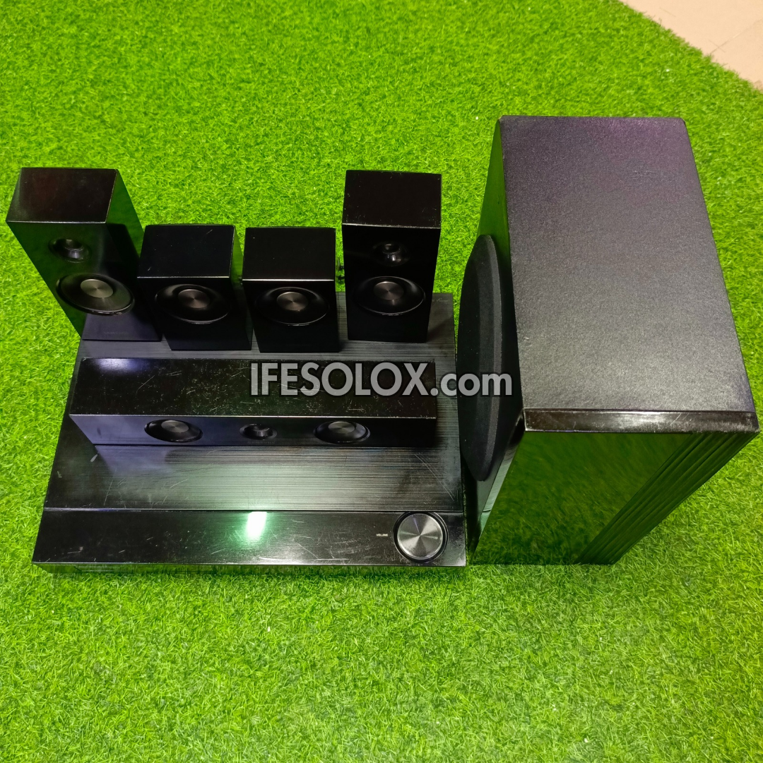 Samsung HT-C5900 1000Watts Blu-ray 3D DVD Home Theater Complete Set (USB, Aux, FM, Optical, HDMI) - Foreign Used