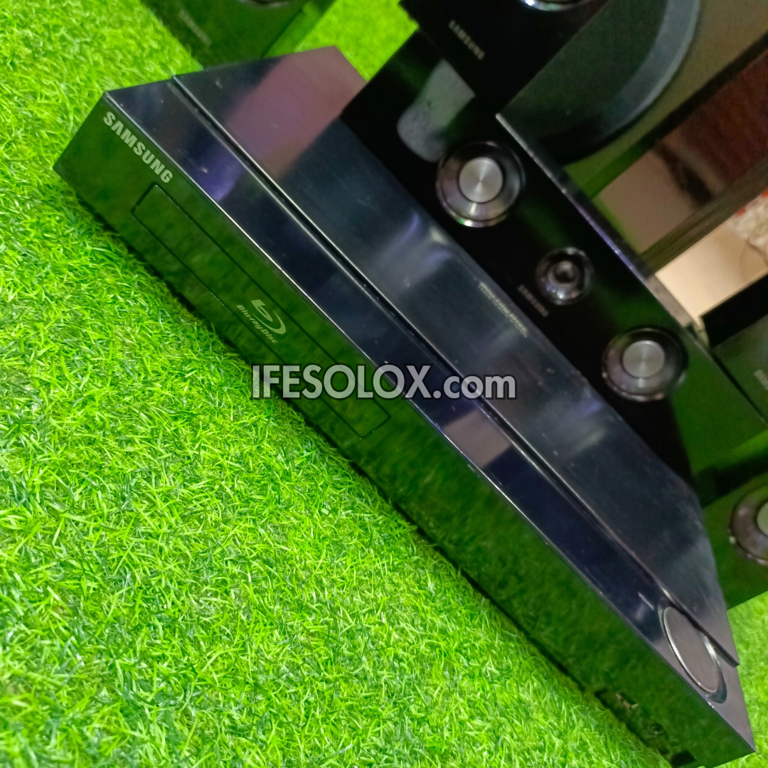 Samsung HT-C5900 1000Watts Blu-ray 3D DVD Home Theater Complete Set (USB, Aux, FM, Optical, HDMI) - Foreign Used