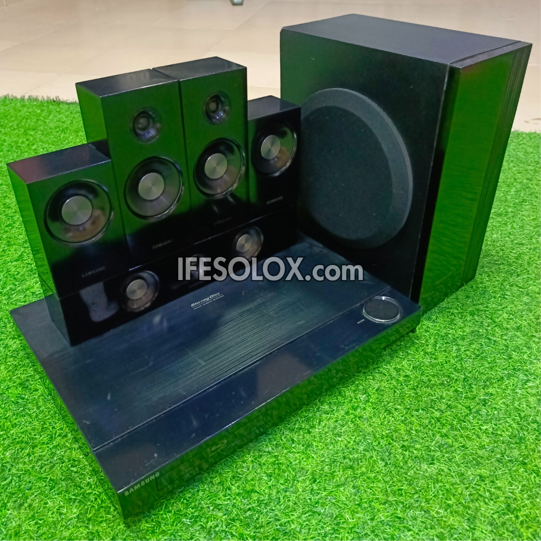 Samsung HT-C5900 1000Watts Blu-ray 3D DVD Home Theater Complete Set (USB, Aux, FM, Optical, HDMI) - Foreign Used