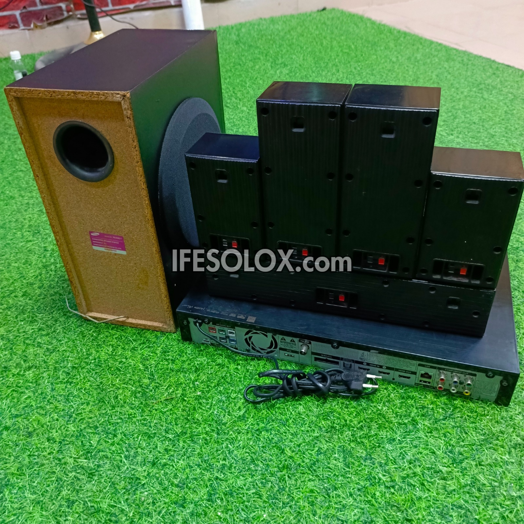 Samsung HT-C5900 1000Watts Blu-ray 3D DVD Home Theater Complete Set (USB, Aux, FM, Optical, HDMI) - Foreign Used