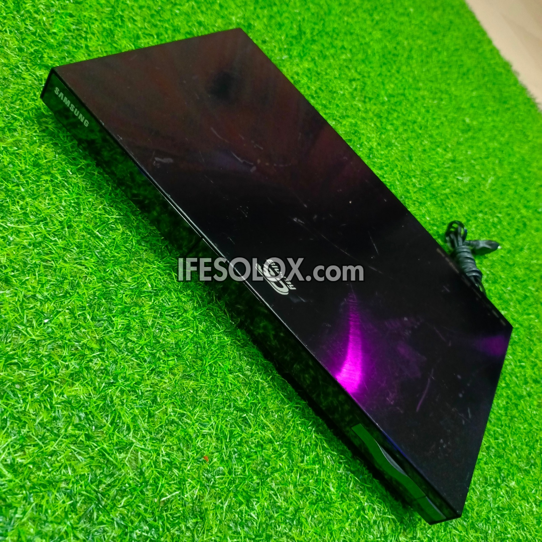 Samsung HT-E5550 5.1Ch 1000watts Bluetooth Blu-ray 3D DVD Home Theater Machine Head