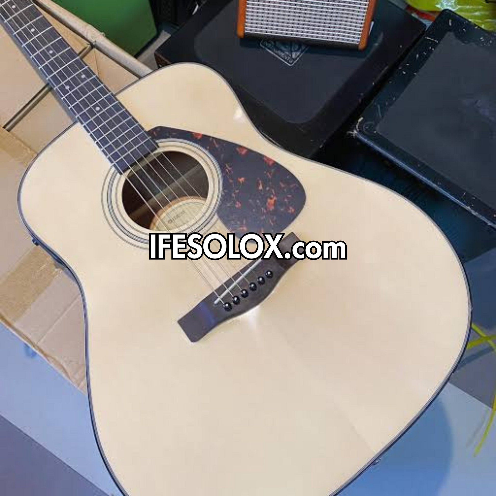 Yamaha F600EQ 38" Full-Body Semi-Acoustic Guitar with Belt and Bag - Brand New